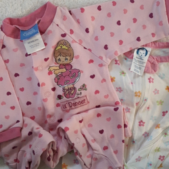Girls One Piece Footed Sleepers Newborn - Picture 4 of 7